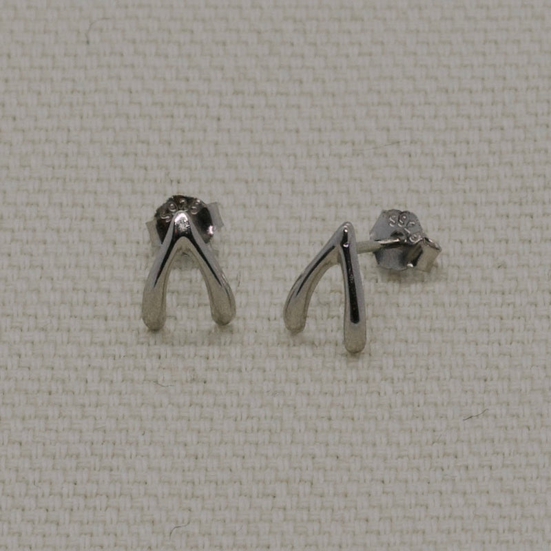 GT Silver Wishbone Stud Earrings in Silver