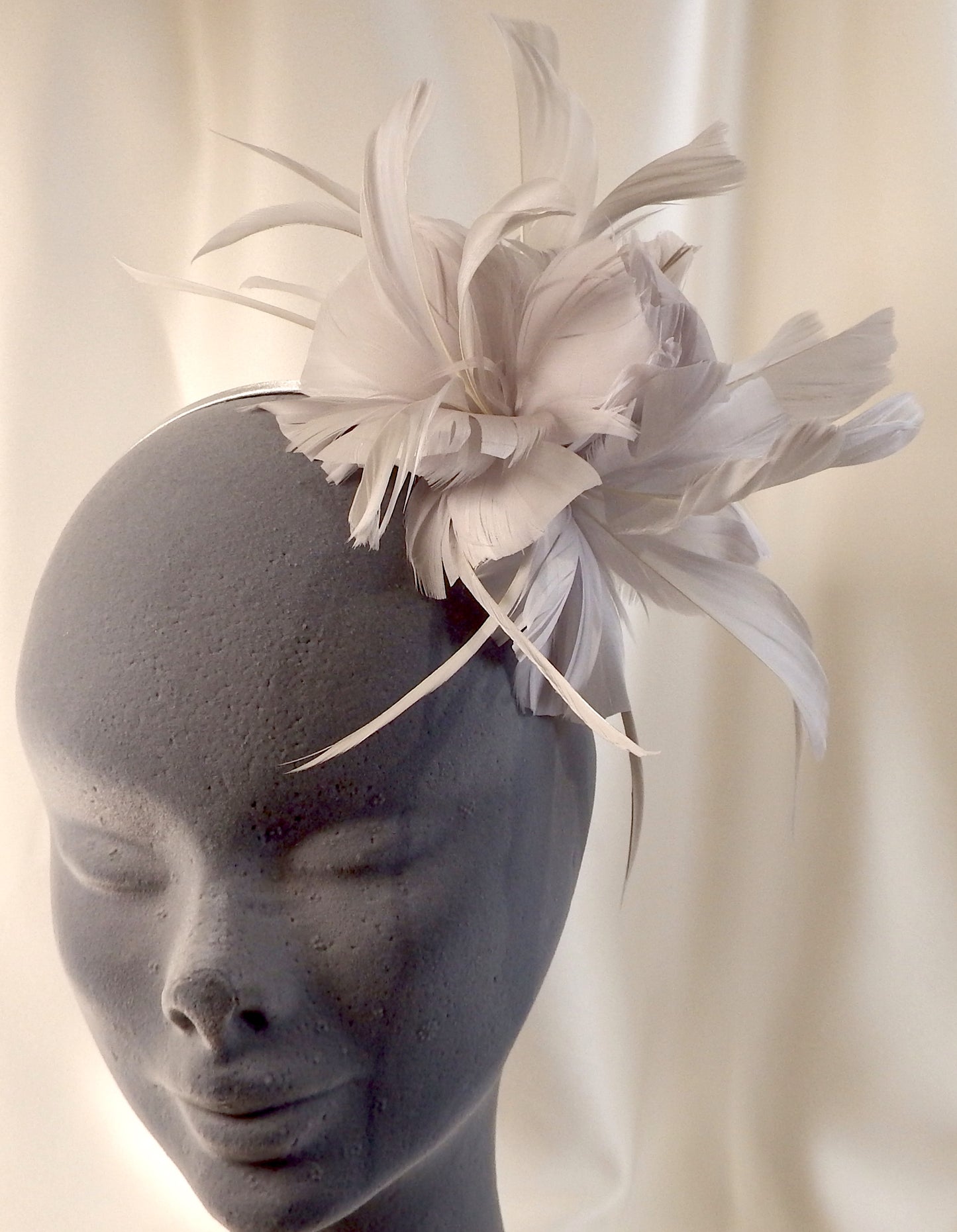 Fascinator with hairband different colours