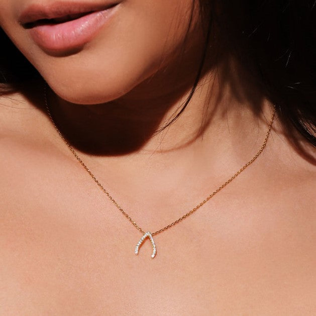 GT Sparkling Wishbone Necklace in Gold