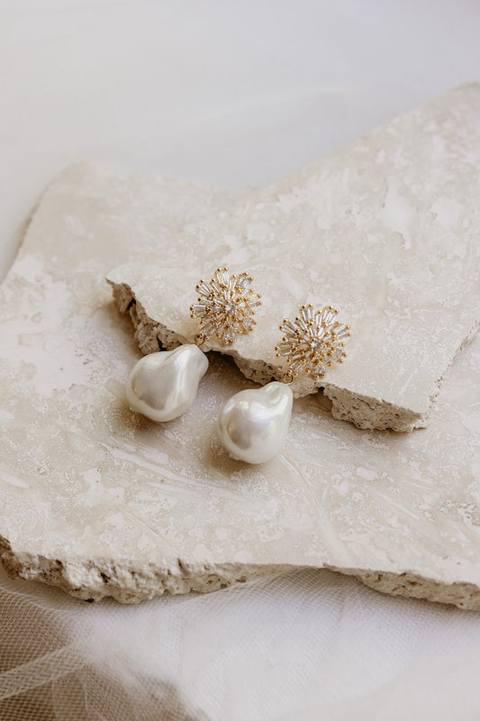 JADE OI MAGNOLIA GOLD | STARBURST GOLD BAROQUE PEARL DROP BRIDAL EARRINGS