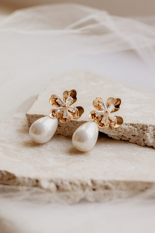 JADE OI ELLERY | GOLD FLOWERS PEARL BRIDAL EARRINGS