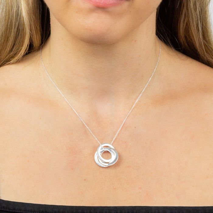 Streling Silver Engravable Triple Interlinked Circle Necklace GKO