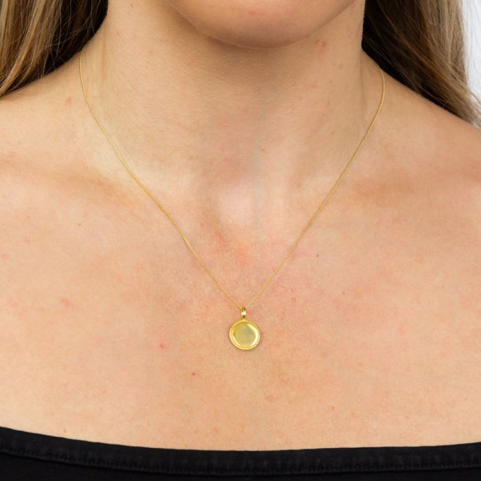 Gold Engravable Milgrain Pendant and Chain GKO