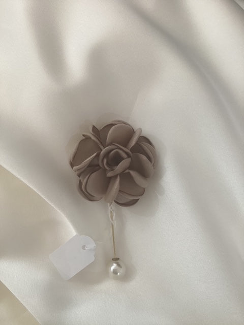 Flower & Pearl Brooch Pin