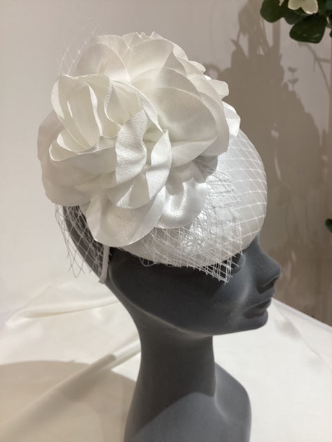 White Flower Fascinator