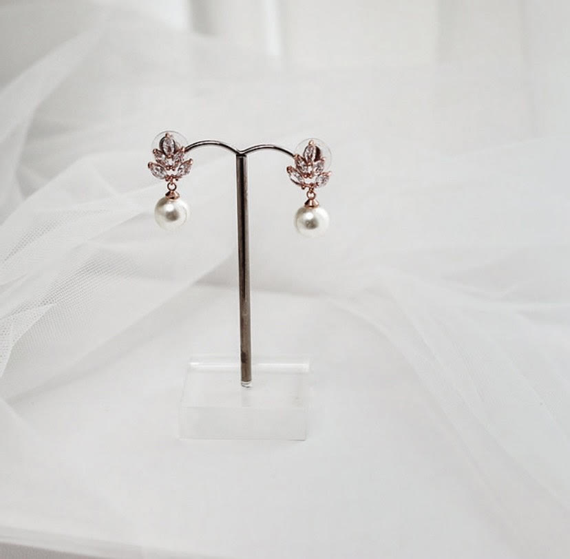 Deborah K Arlette Rose Earrings - everly-acbf