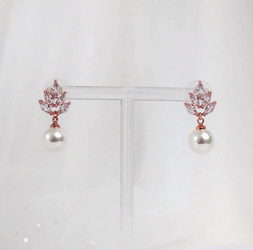 Deborah K Arlette Rose Earrings - everly-acbf